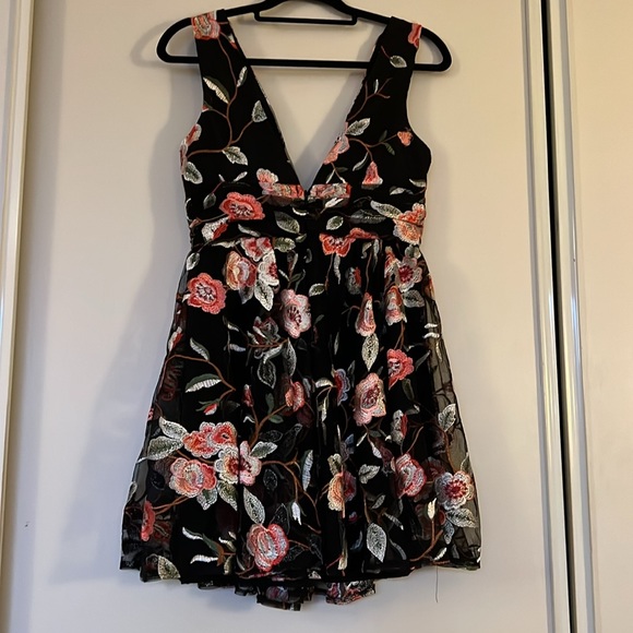 Aqua Luxe Embroidered Floral Mini dress Deep V Neckline Black, Size Small - Picture 5 of 7